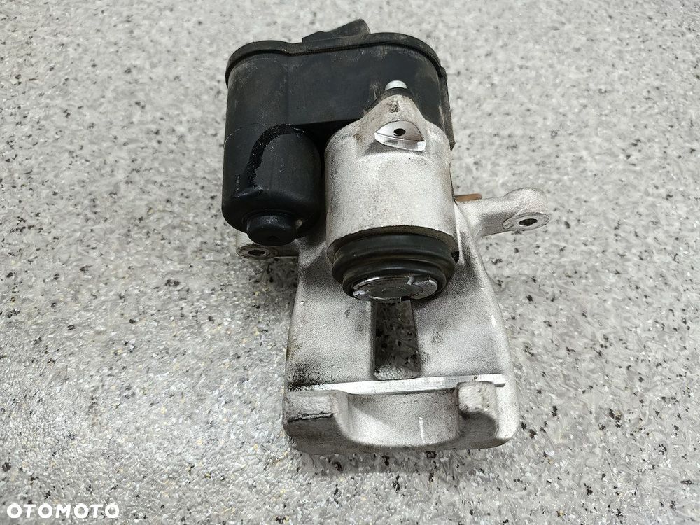 ZACISK HAMULCOWY LEWY TYŁ VW PASSAT B6 2.0 TDI - 8