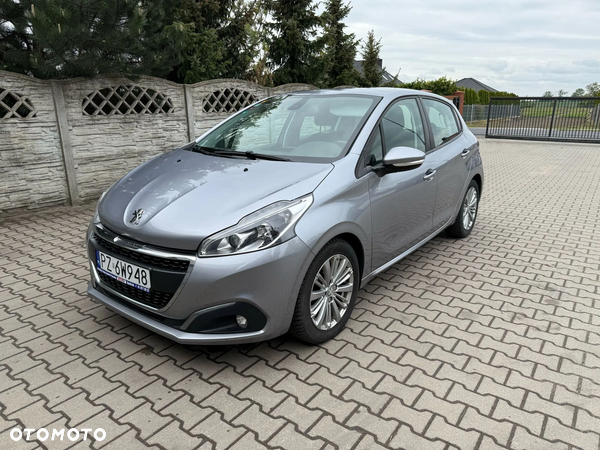 Peugeot 208 PureTech 82 Stop & Start Signature