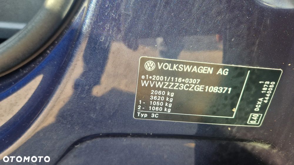 Volkswagen Passat - 21