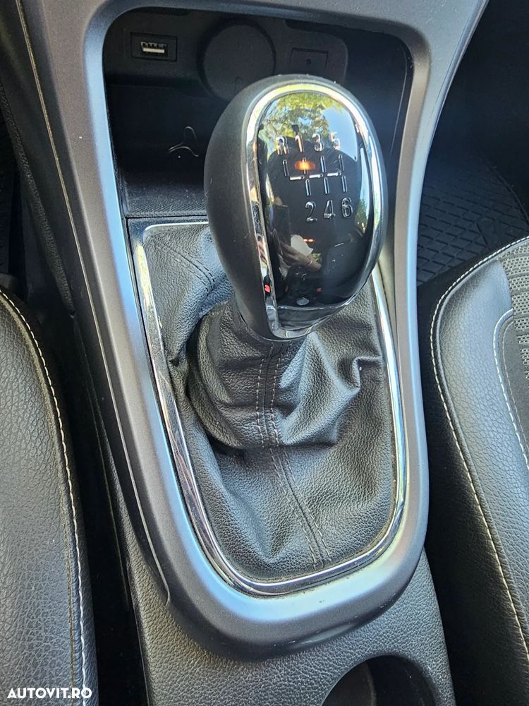 Opel Astra 1.4 Turbo ECOTEC Enjoy - 9