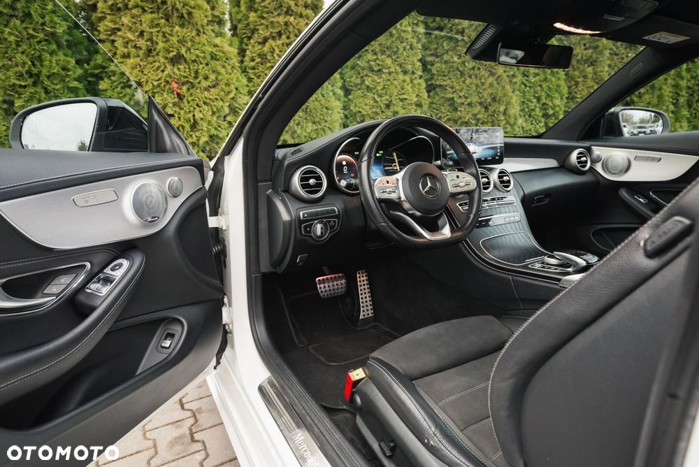 Mercedes-Benz Klasa C 200 4MATIC 9G-TRONIC - 9