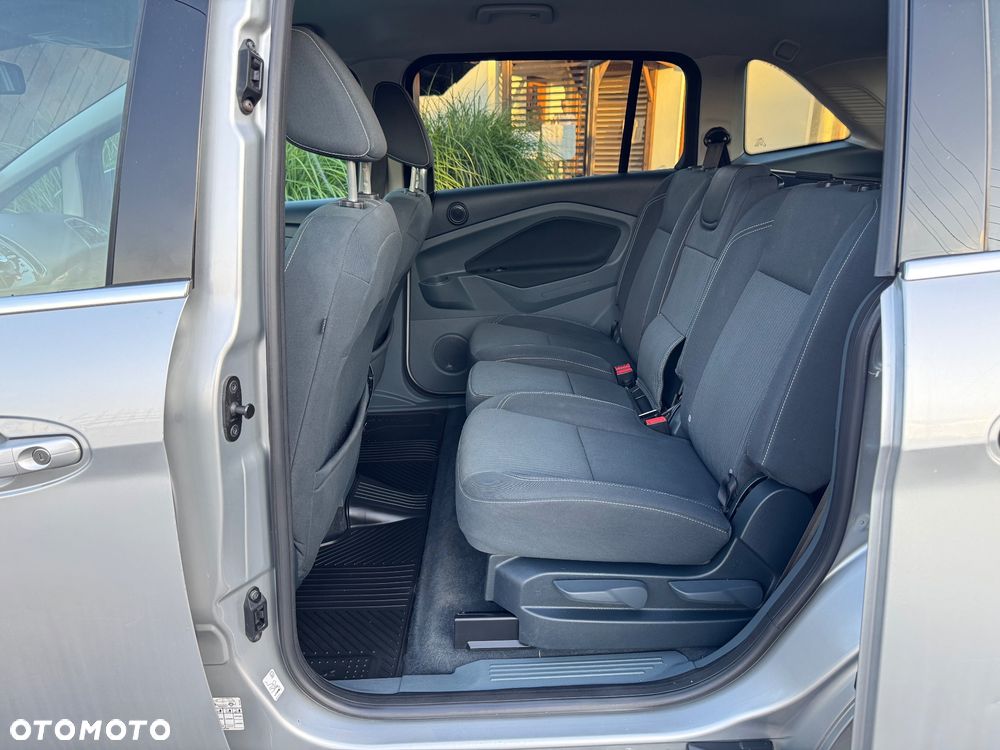 Ford Grand C-MAX - 15