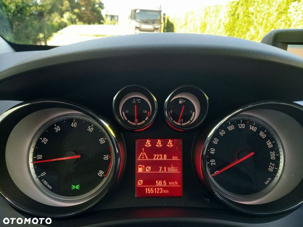 Opel Meriva 1.4 T Essentia S&S - 32