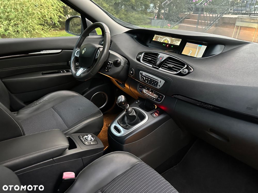Renault Scenic 1.6 16V 110 Dynamique - 18