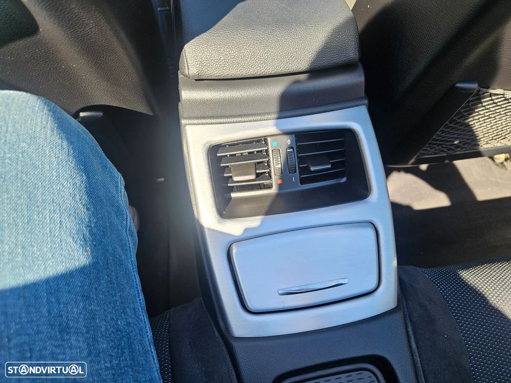 BMW 320 d Coupe Edição M - 36