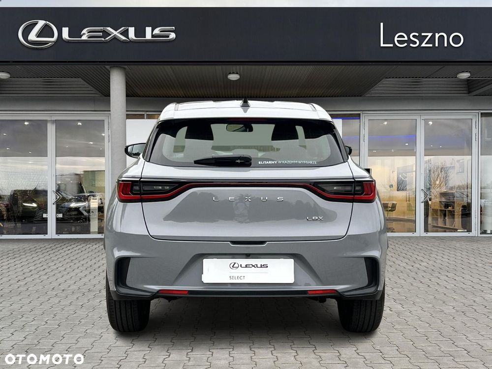 Lexus LBX 1.5 Hybrid - 8