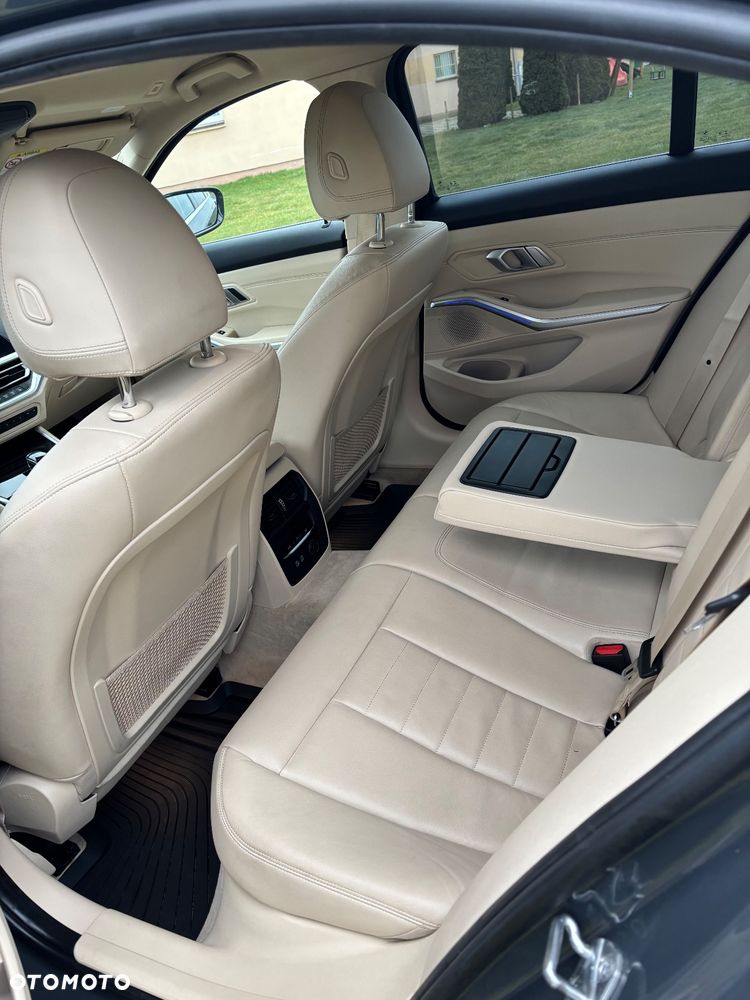 BMW Seria 3 318d Edition Luxury Line Purity - 14