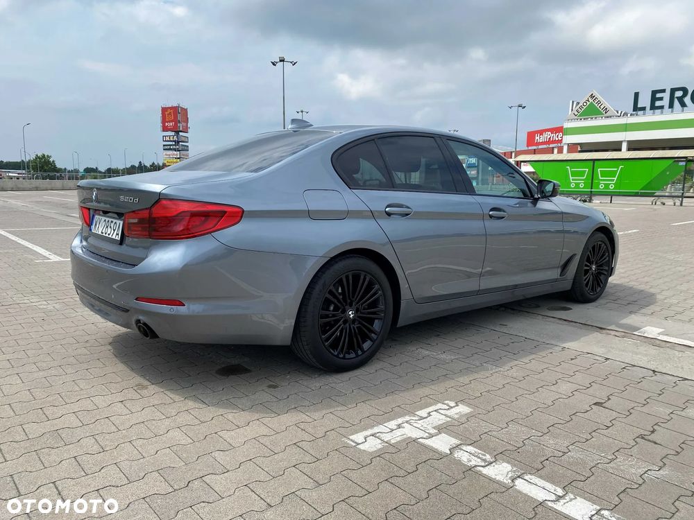 BMW Seria 5 520d Sport Line - 14