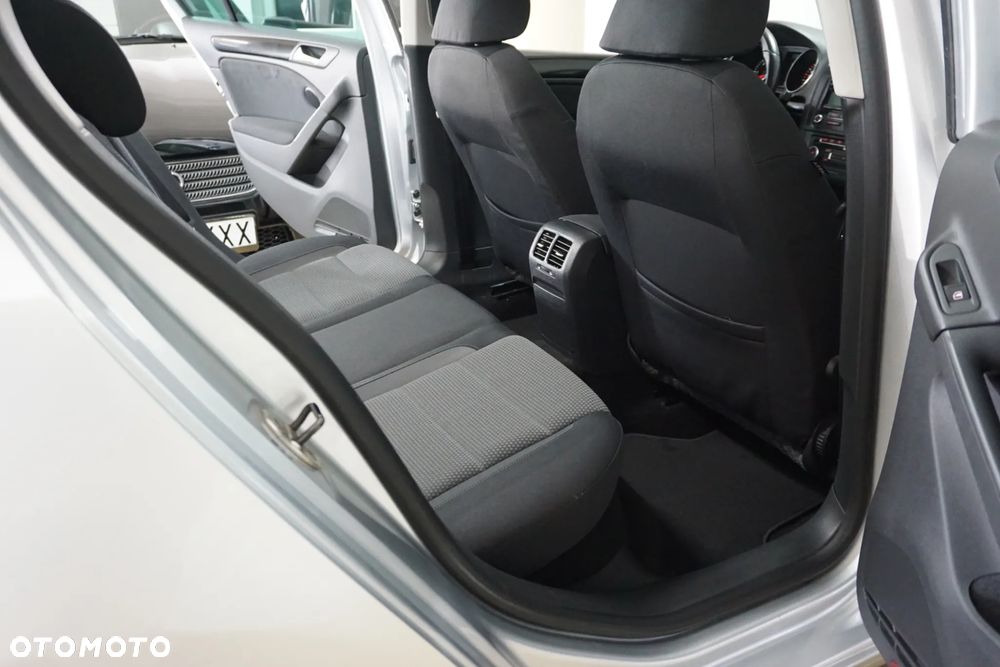 Volkswagen Golf 2.0 TDI DPF DSG Comfortline - 23