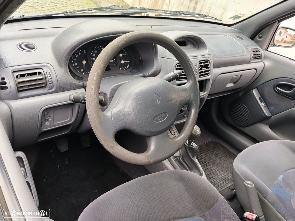 Renault Clio 1.2 - 5