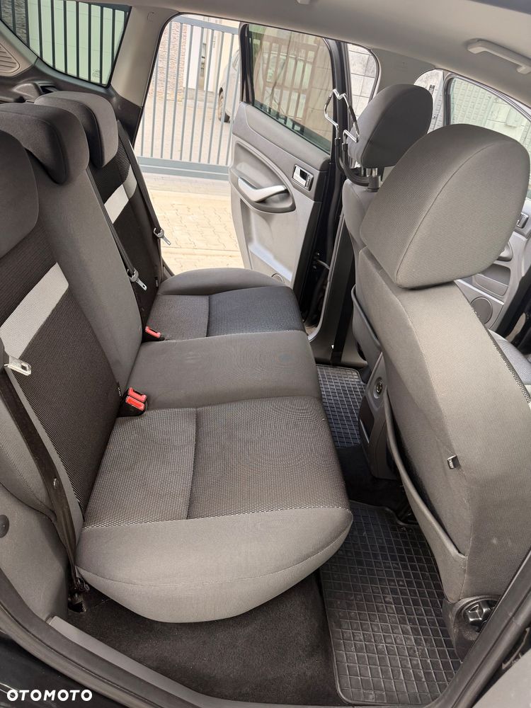 Ford Kuga - 17