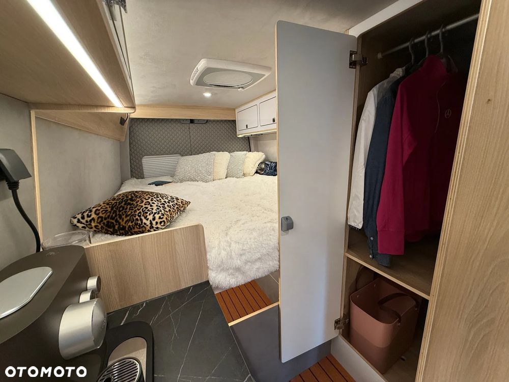 Mercedes-Benz Sprinter - 28