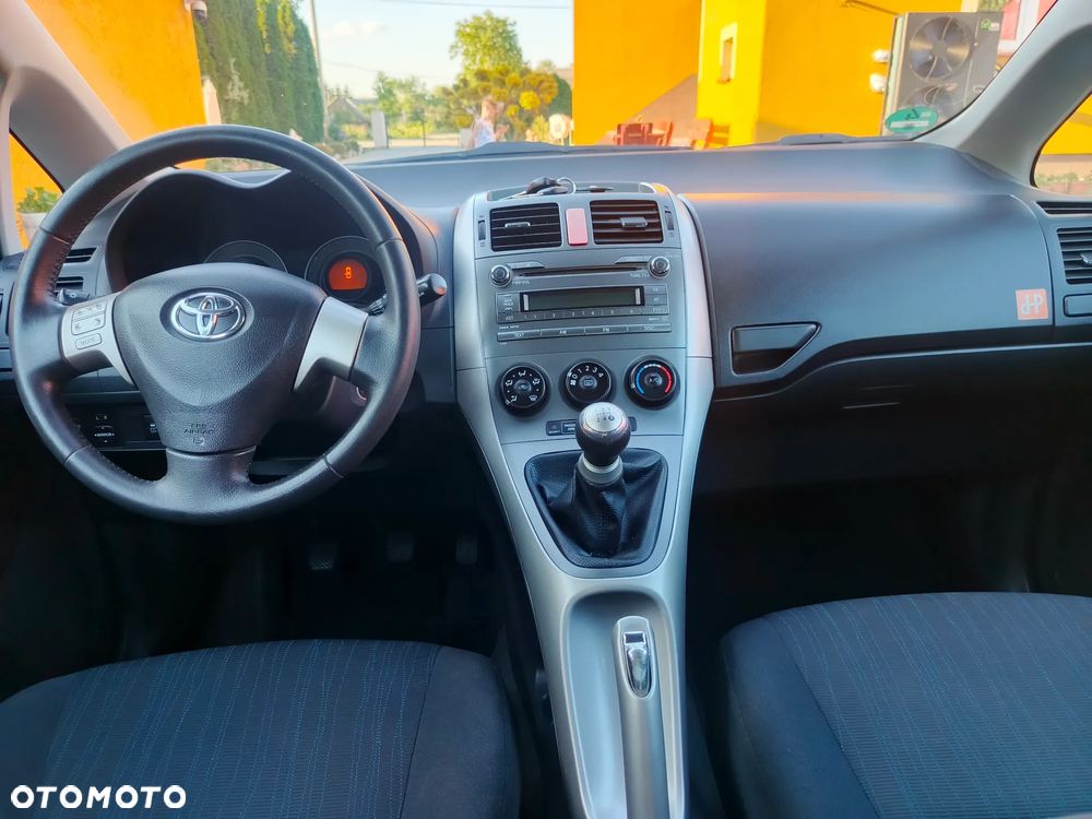 Toyota Auris 1.4 VVT-i Terra - 28