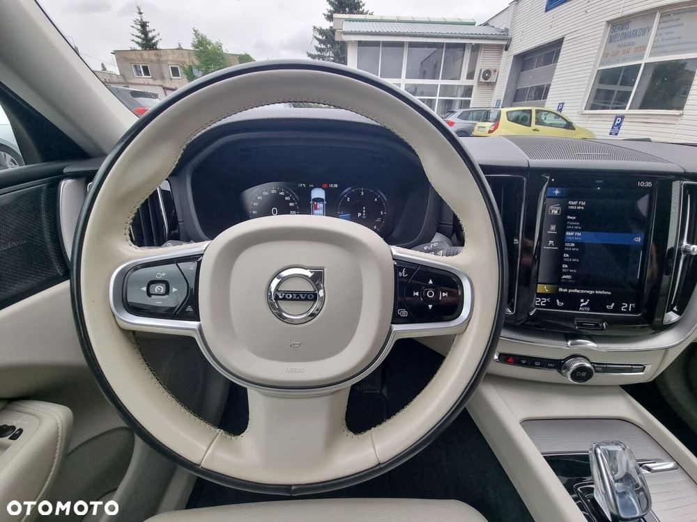 Volvo XC 60 B4 D Momentum - 16