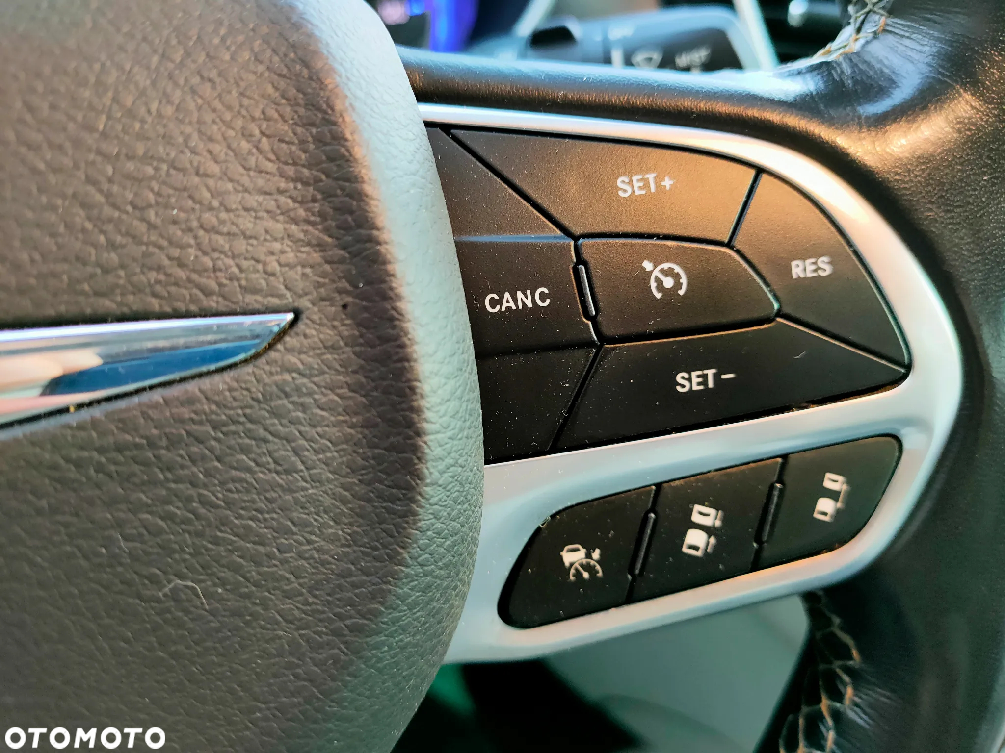 Chrysler Pacifica - 25