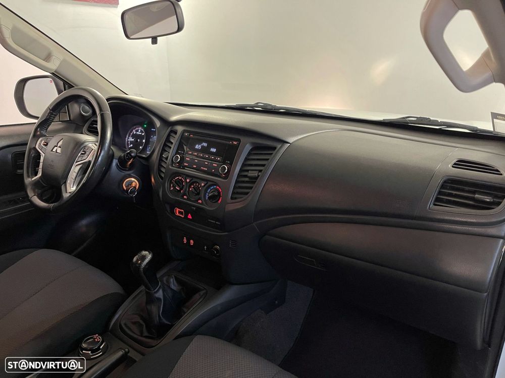 Mitsubishi L200 2.3 DI-D CD Invite 4WD - 14