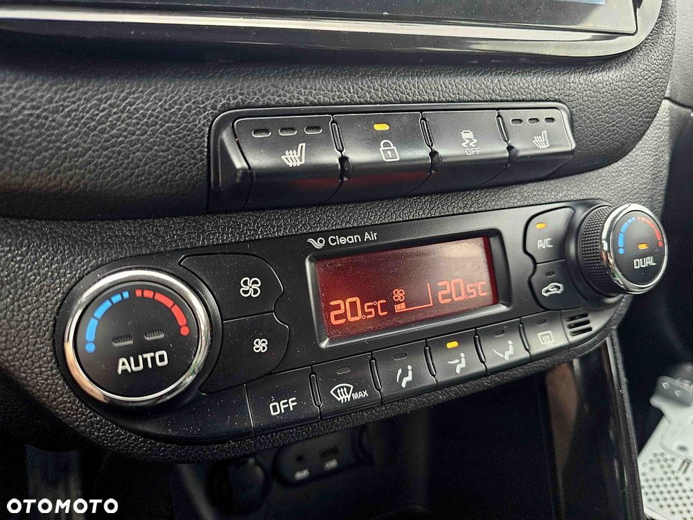 Kia Ceed 1.6 GDI ISG Platinum Edition - 19
