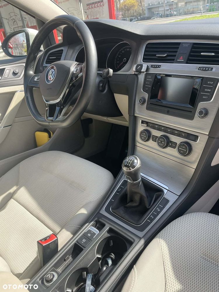 Volkswagen Golf 1.2 TSI BMT Comfortline - 15