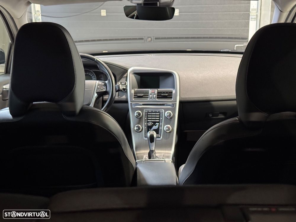 Volvo XC 60 2.0 D4 Momentum - 23