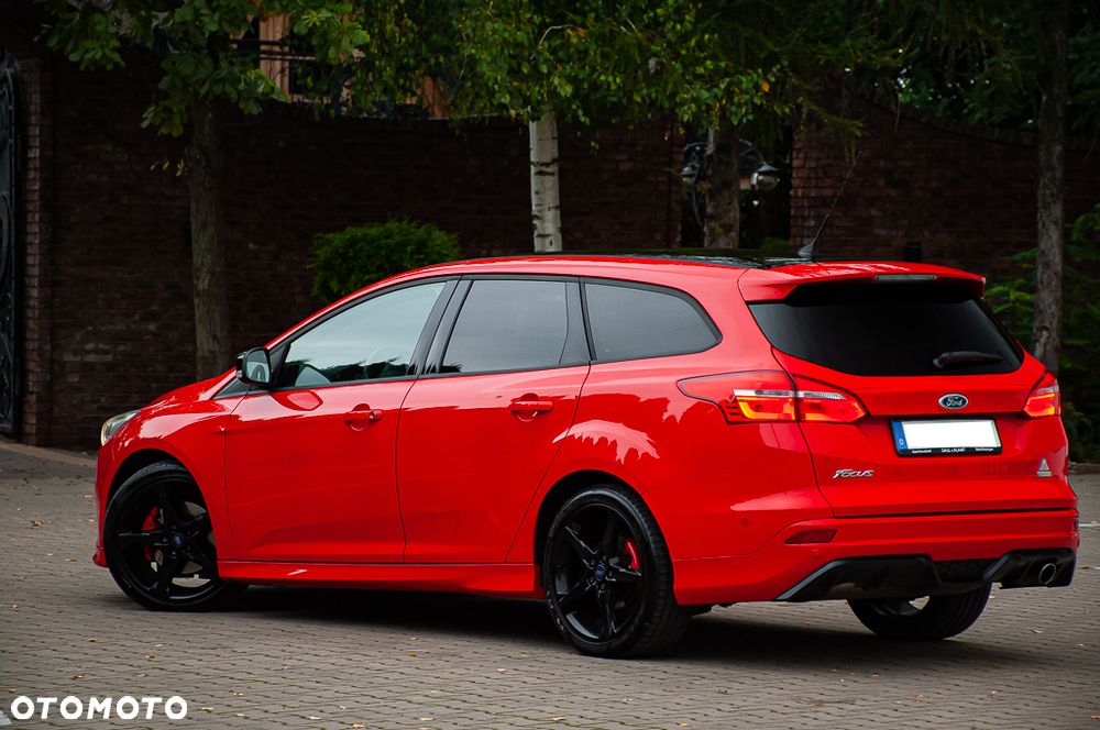 Ford Focus SW 1.5 EcoBoost S&S ST-LINE - 15