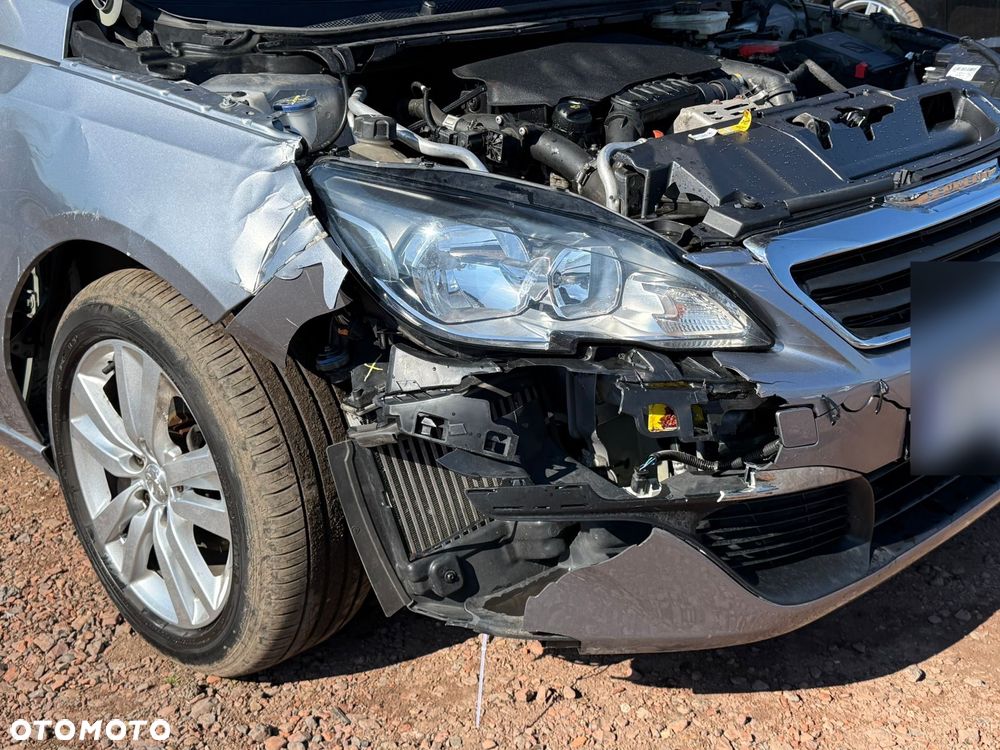 Peugeot 308 - 8