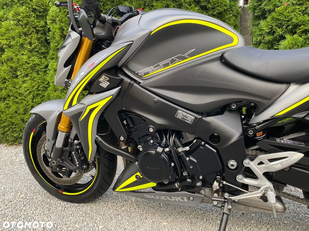Suzuki GSX - 9