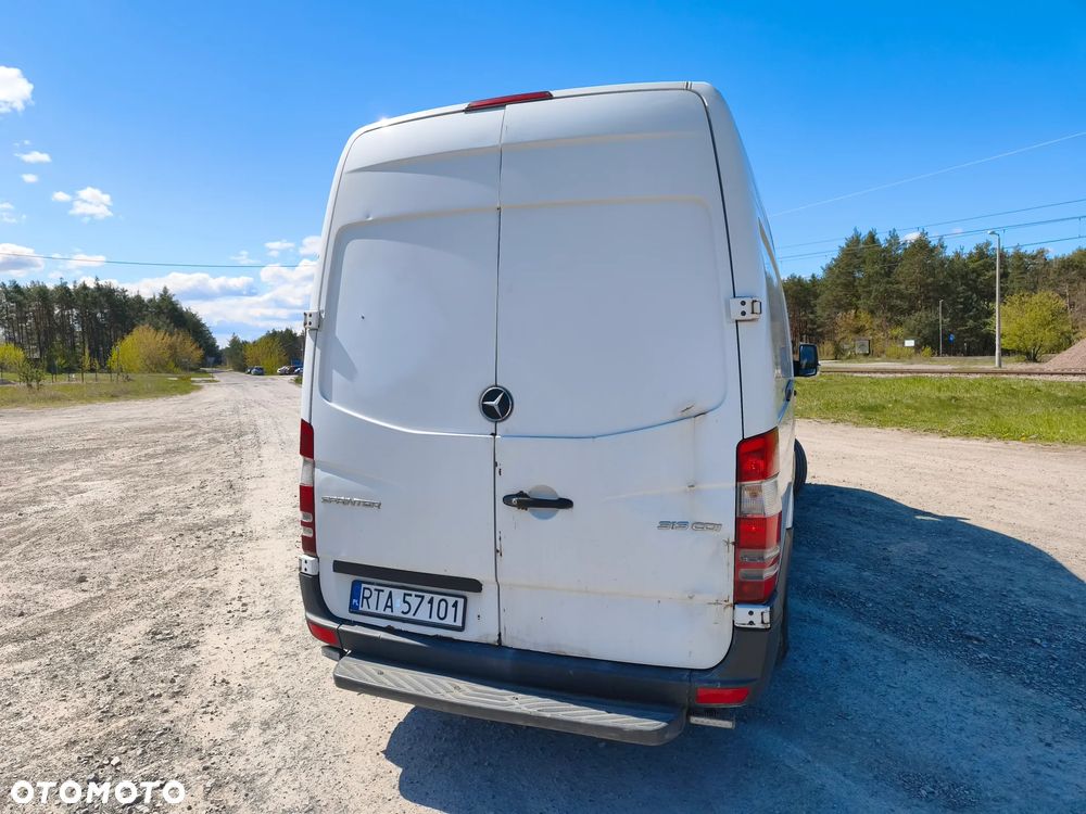 Mercedes-Benz Sprinter - 11