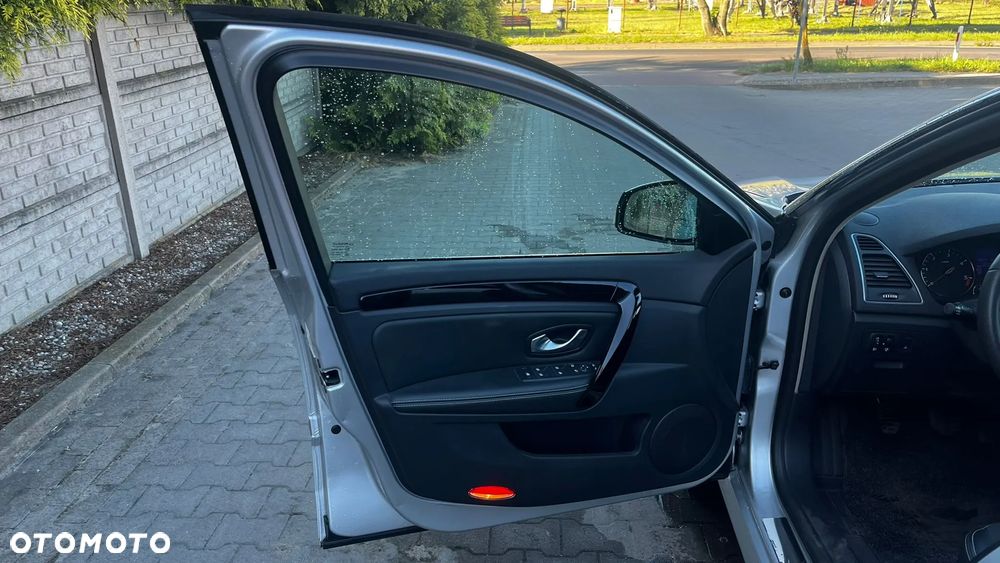 Renault Laguna 2.0 dCi Bose Edition ESM - 8