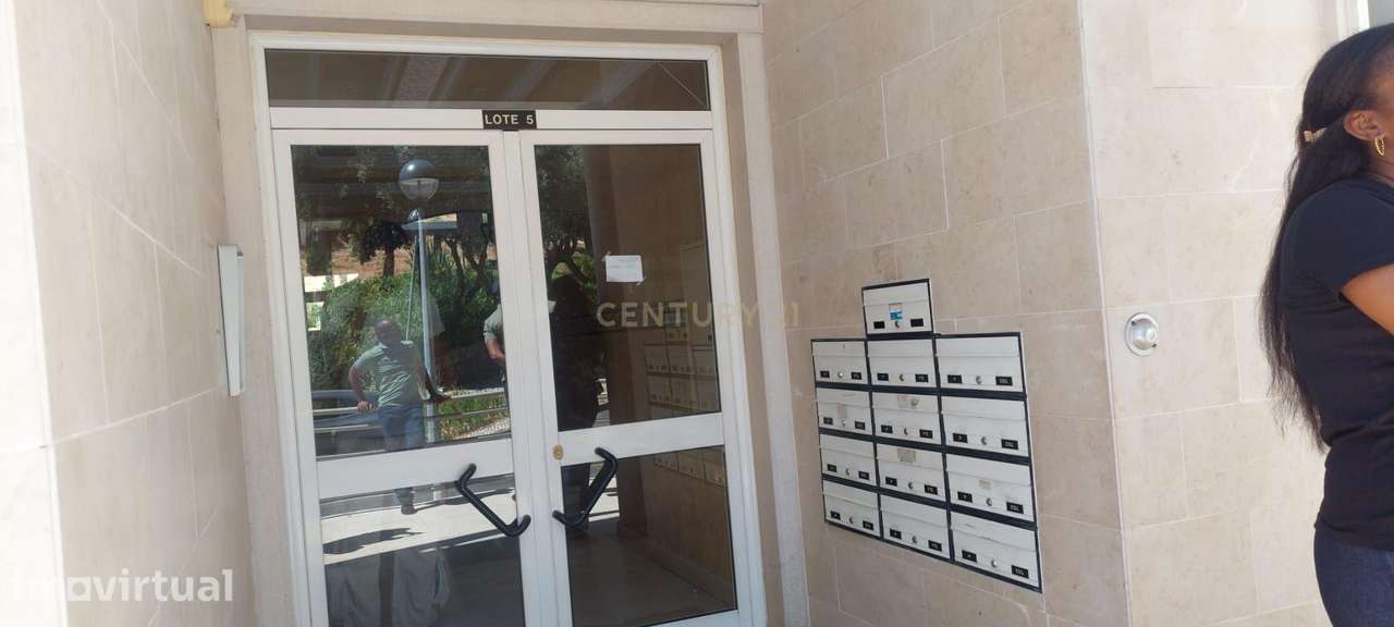 Apartamento Moderno na Ramada para Arrendamento - Grande imagem: 2/36