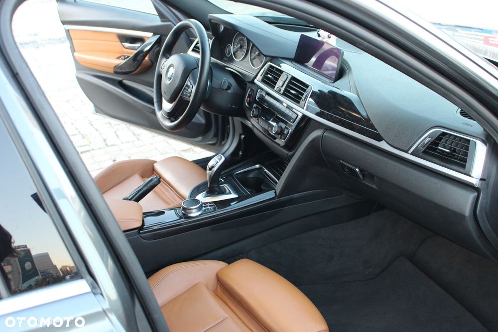 BMW Seria 3 330i xDrive Edition Luxury Line Purity - 19