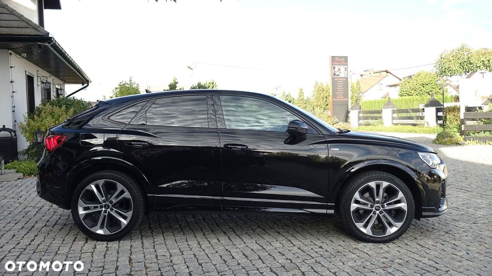 Audi Q3 Sportback - 16