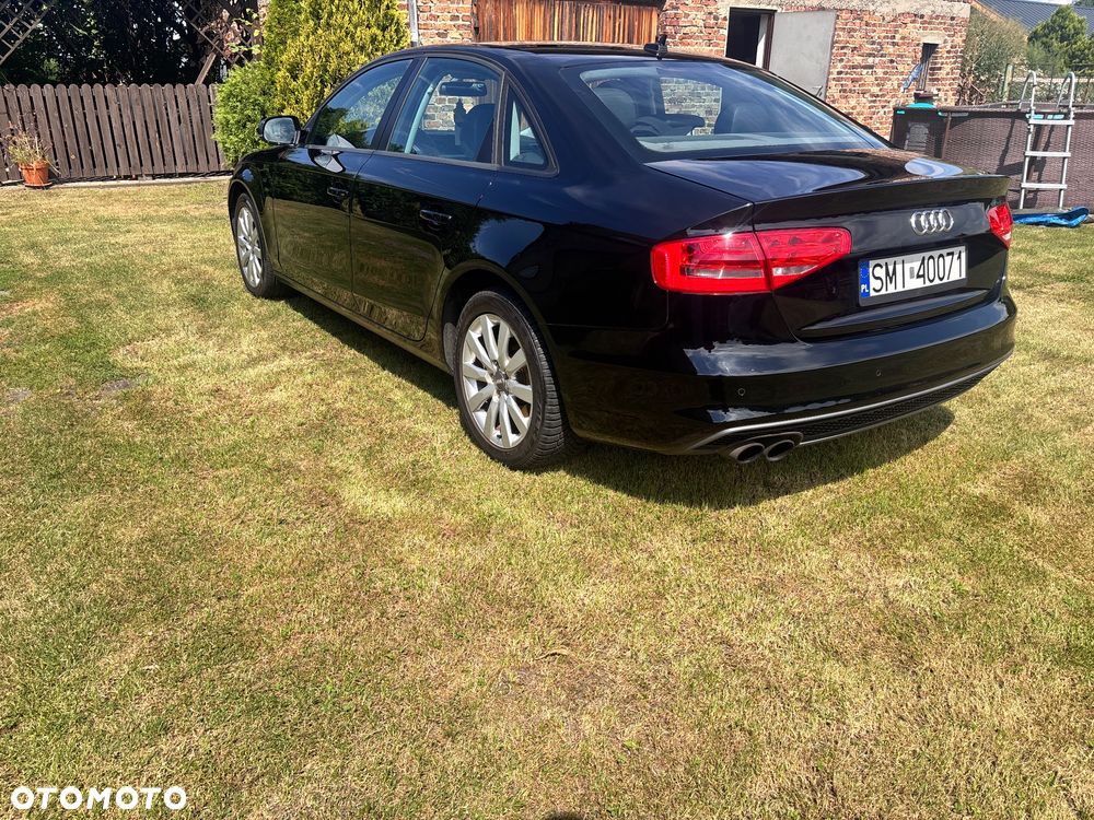 Audi A4 Limousine - 5