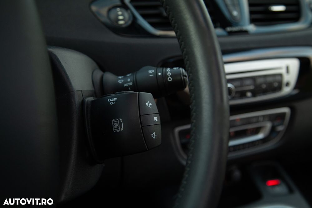 Renault Grand Scenic - 26