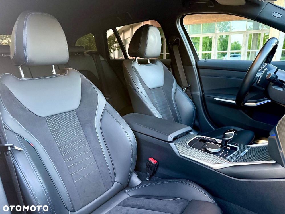 BMW Seria 3 330i M Sport sport - 19