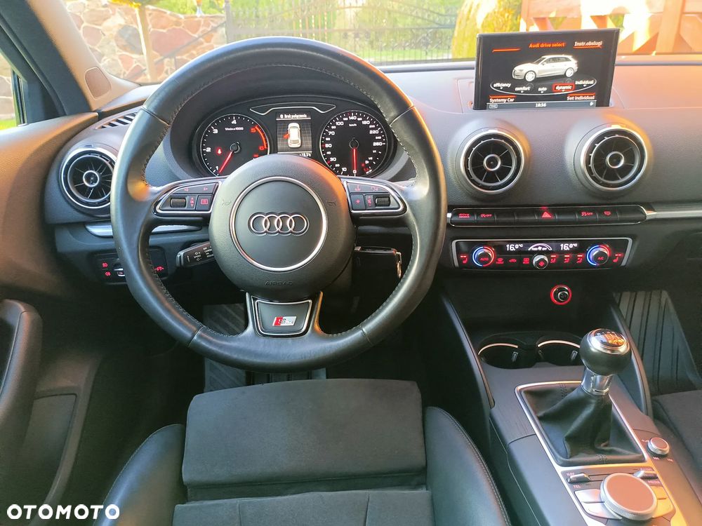 Audi A3 Sportback 2.0 TDI S line Sportpaket - 32