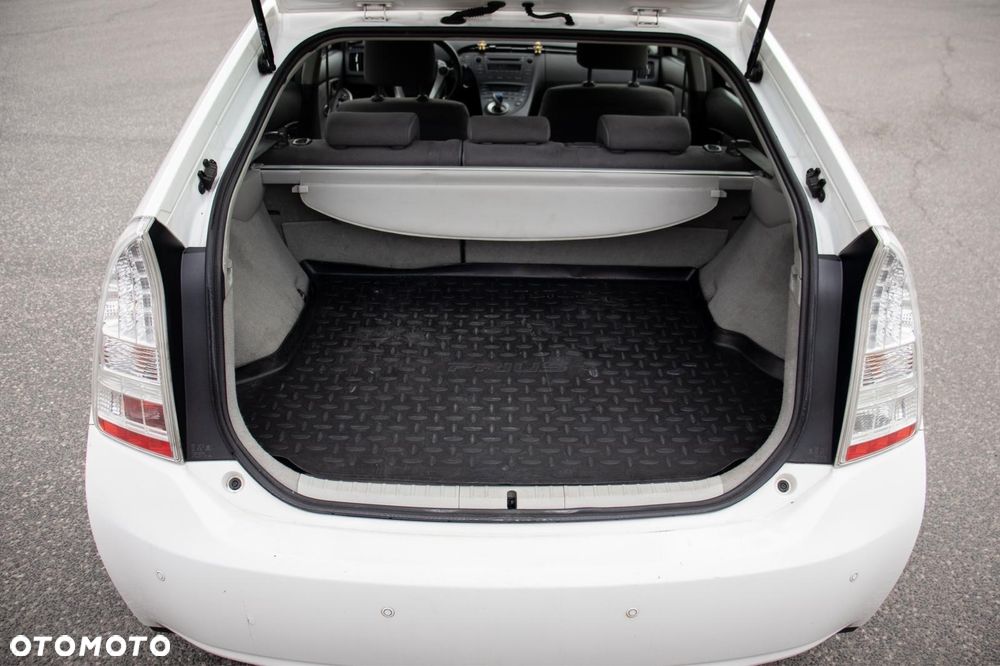 Toyota Prius - 5