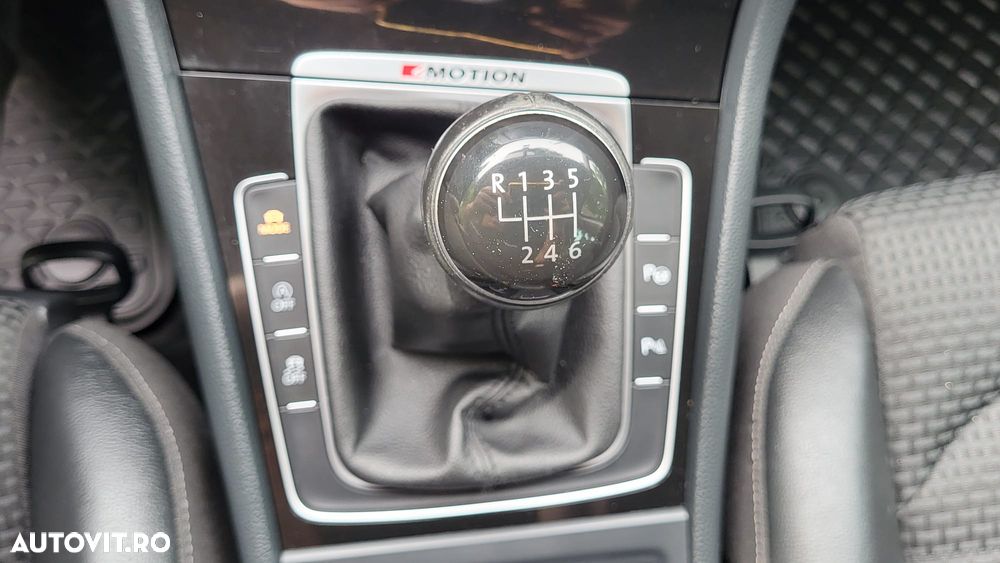 Volkswagen Golf - 11