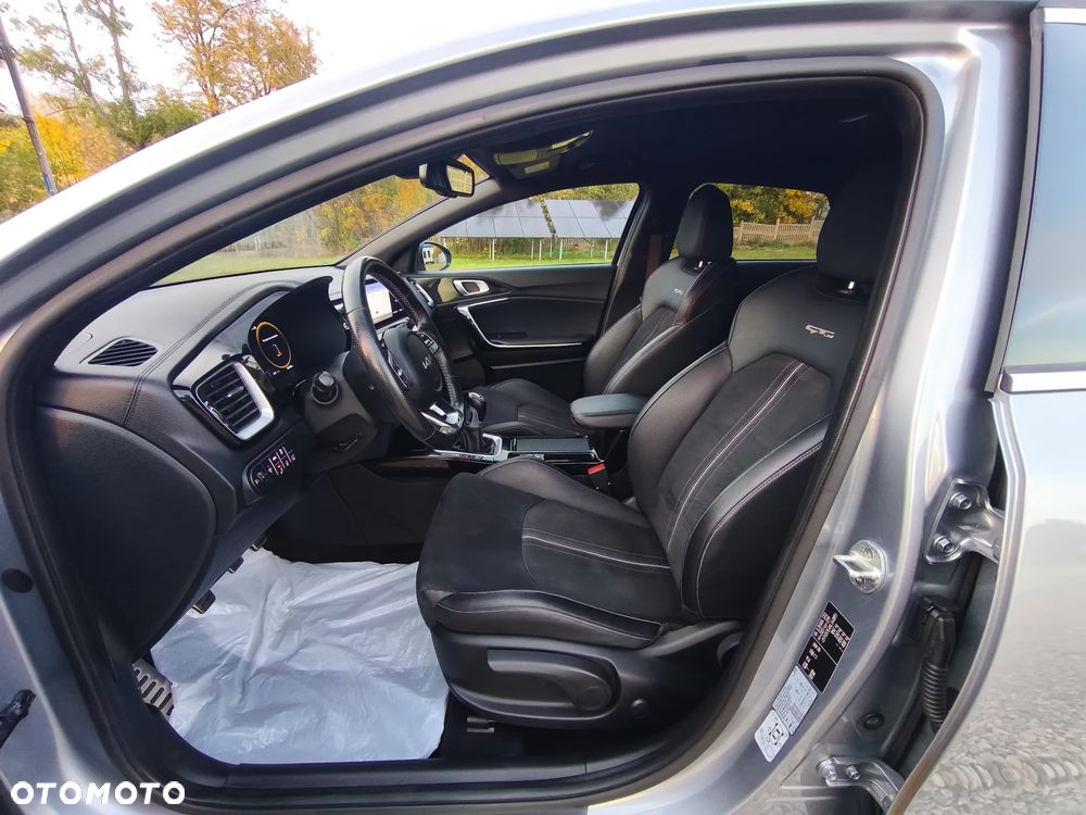 Kia ProCeed - 25