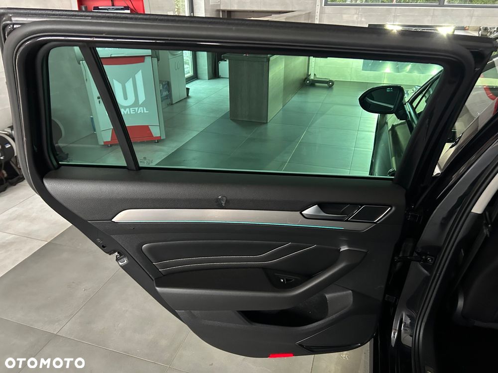 Volkswagen Passat Variant 2.0 TDI SCR Highline - 18