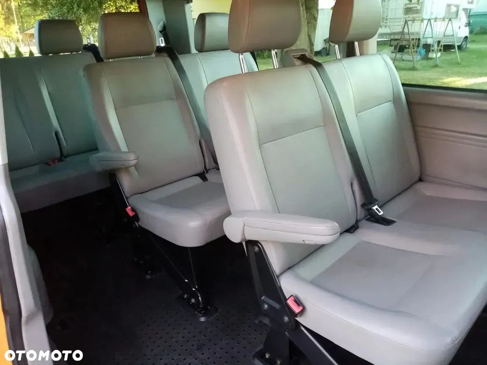 Volkswagen Caravelle - 13
