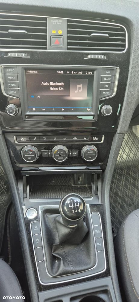Volkswagen Golf - 8