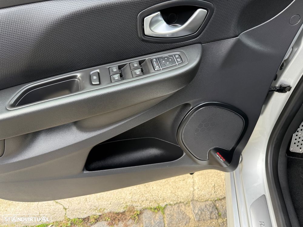 Renault Clio 1.6 Turbo R.S. EDC Sport - 29