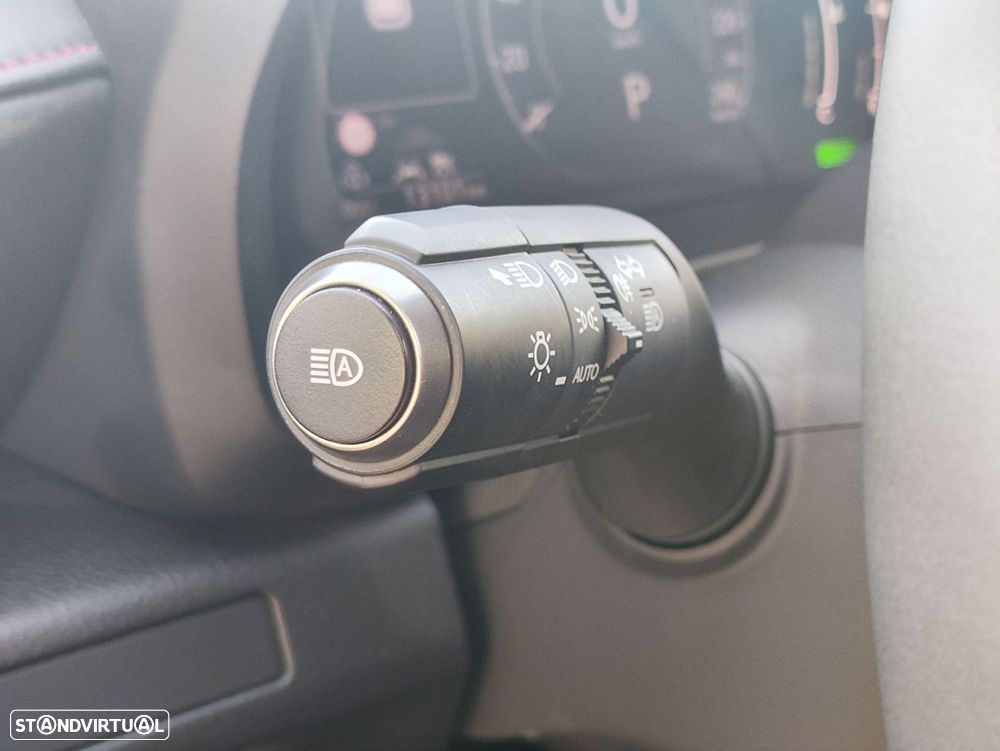 Lexus LBX - 25