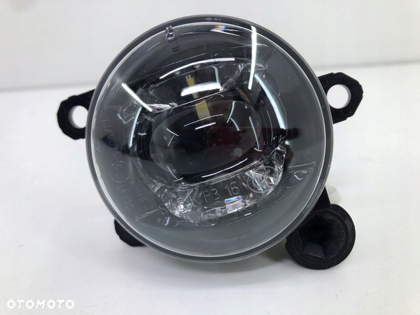 VOLVO XC40 HALOGEN PRAWY PRZÓD LED 32228884