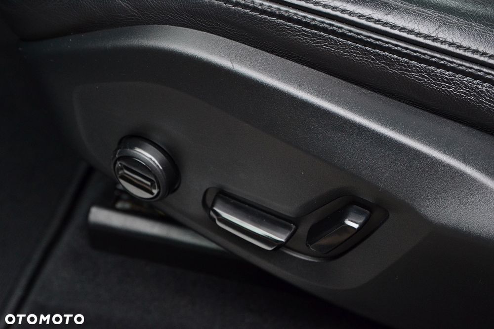 Volvo XC 60 T5 Geartronic Momentum - 25