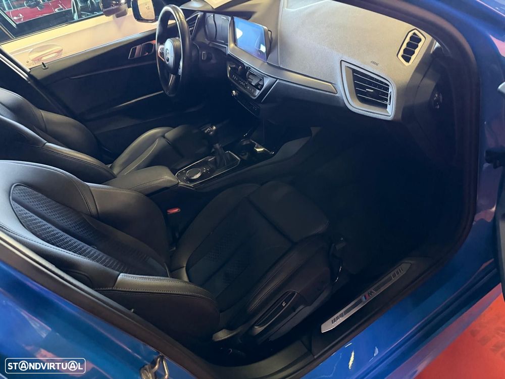 BMW 116 d Pack Desportivo M - 4