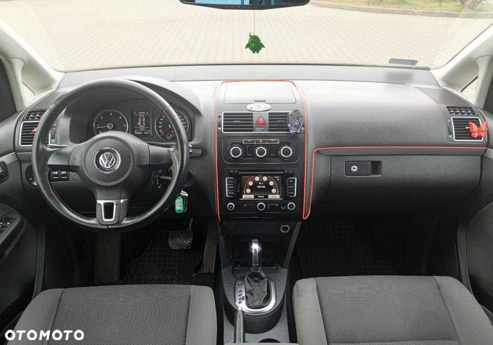 Volkswagen Touran - 23