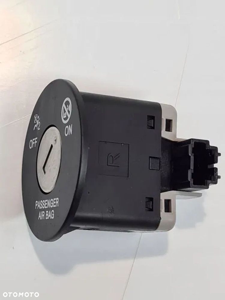 WYŁĄCZNIK PODUSZKI PASAŻERA AIRBAG OPTIMA IV 17r - 2