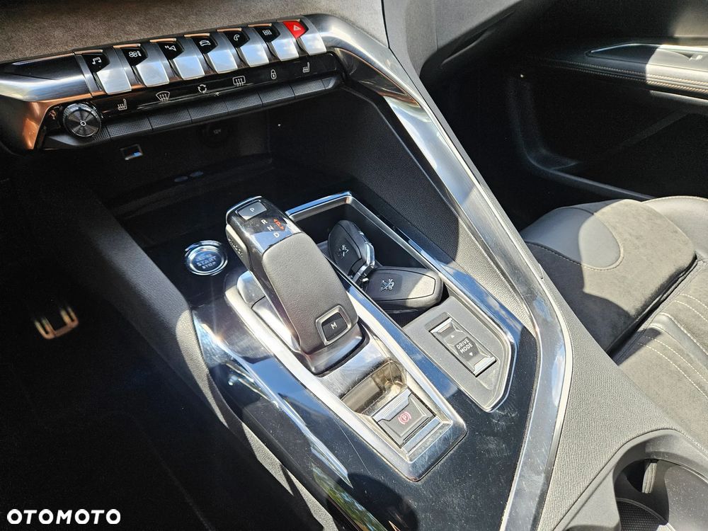 Peugeot 3008 1.2 PureTech GT S&S EAT8 - 19