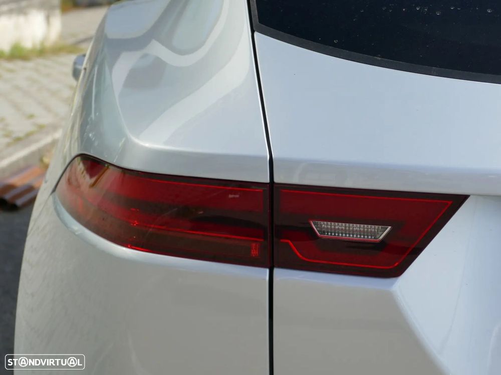 Jaguar E-Pace 1.5 P300e R-Dynamic HSE AWD Aut. - 11